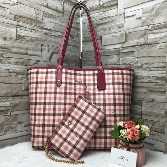Coach Handbags - 👜COACH SET🌺REVERSIBLE CITY TOTE & LARGE WRISTLET